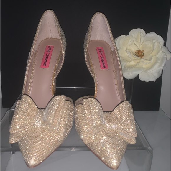 Betsey Johnson Women's Prince-P D’Orsay Bow Pump In Glam Gold - Picture 10 of 12